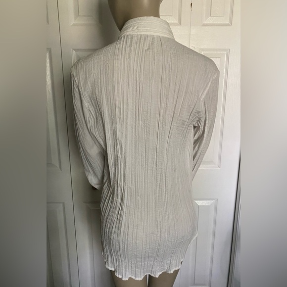 POP ICON Crinkle Long Sleeve Button front White Shirt- Embroidered Cross Sze S - Picture 6 of 12